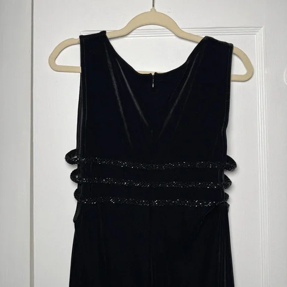 Vintage Marina Elegant Black Sleeveless Velvet Formal Beaded Dress Size 8 Maxi